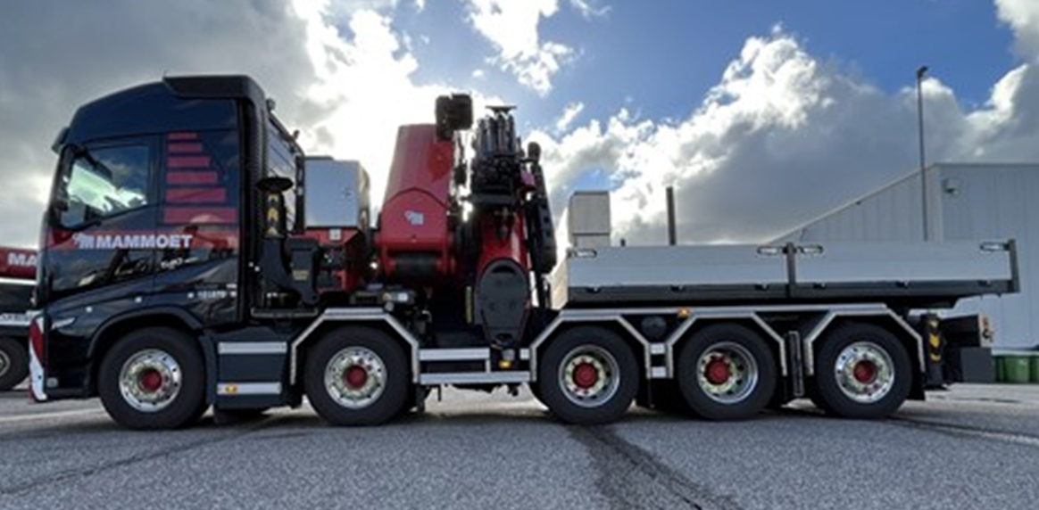 1/50 MAMMOET VOLVO FH05 10X4 + PALFINGER Truck Crane – True-Scale